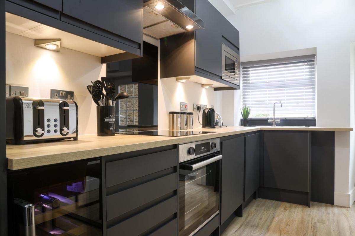 Beam End Snainton - Modern 2-Bedroom Stone Cottage ภายนอก รูปภาพ