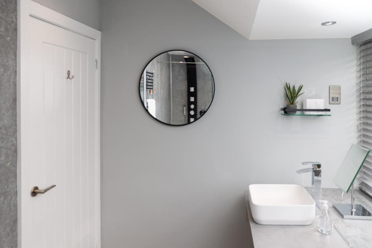 Beam End Snainton - Modern 2-Bedroom Stone Cottage ภายนอก รูปภาพ