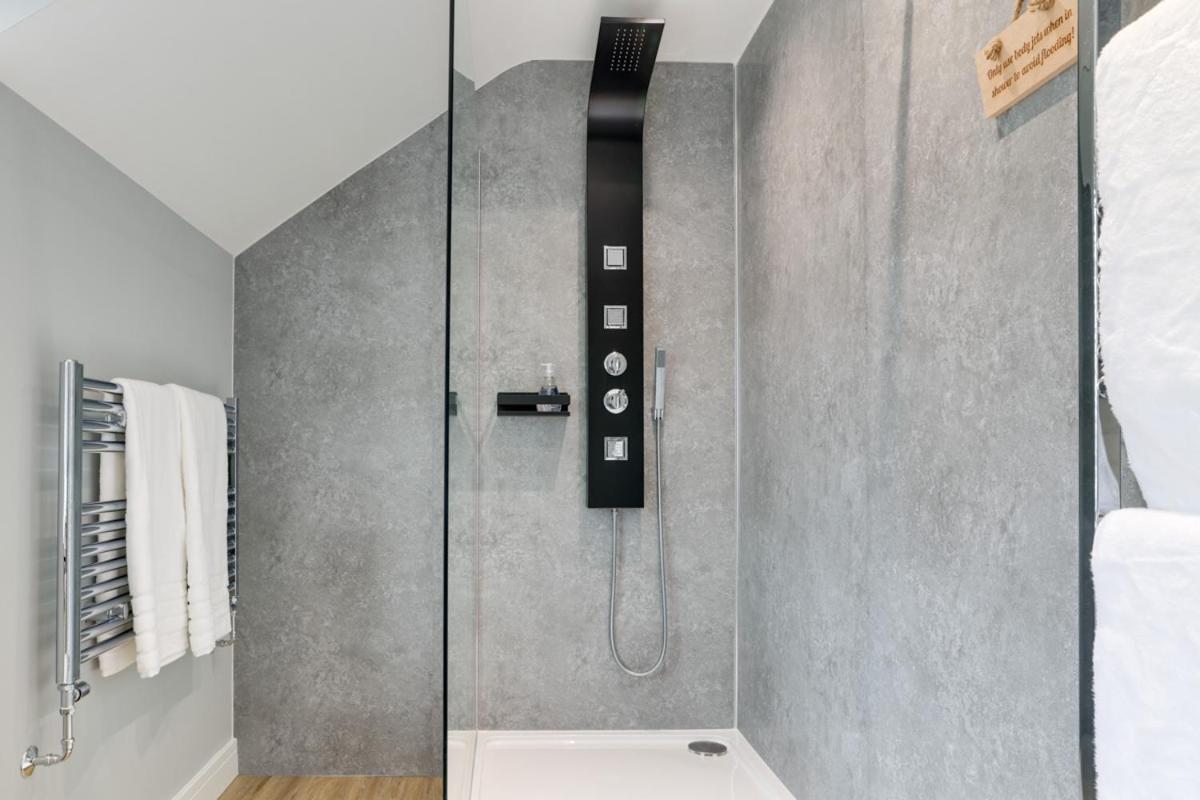 Beam End Snainton - Modern 2-Bedroom Stone Cottage ภายนอก รูปภาพ